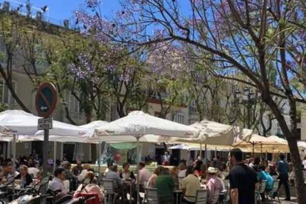 Bonito Apartamento Junto Al Gran Teatro Falla Cádiz Kültér fotó