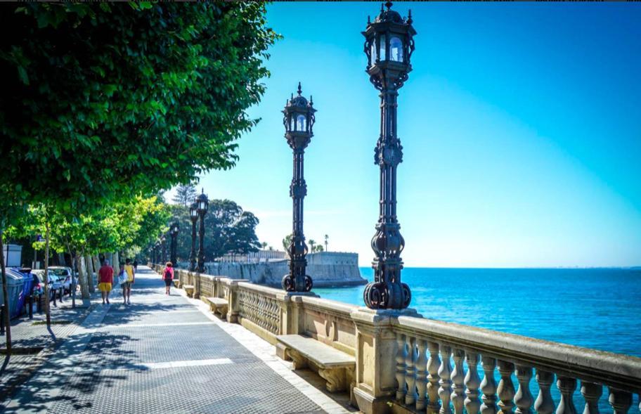 Bonito Apartamento Junto Al Gran Teatro Falla Cádiz Kültér fotó