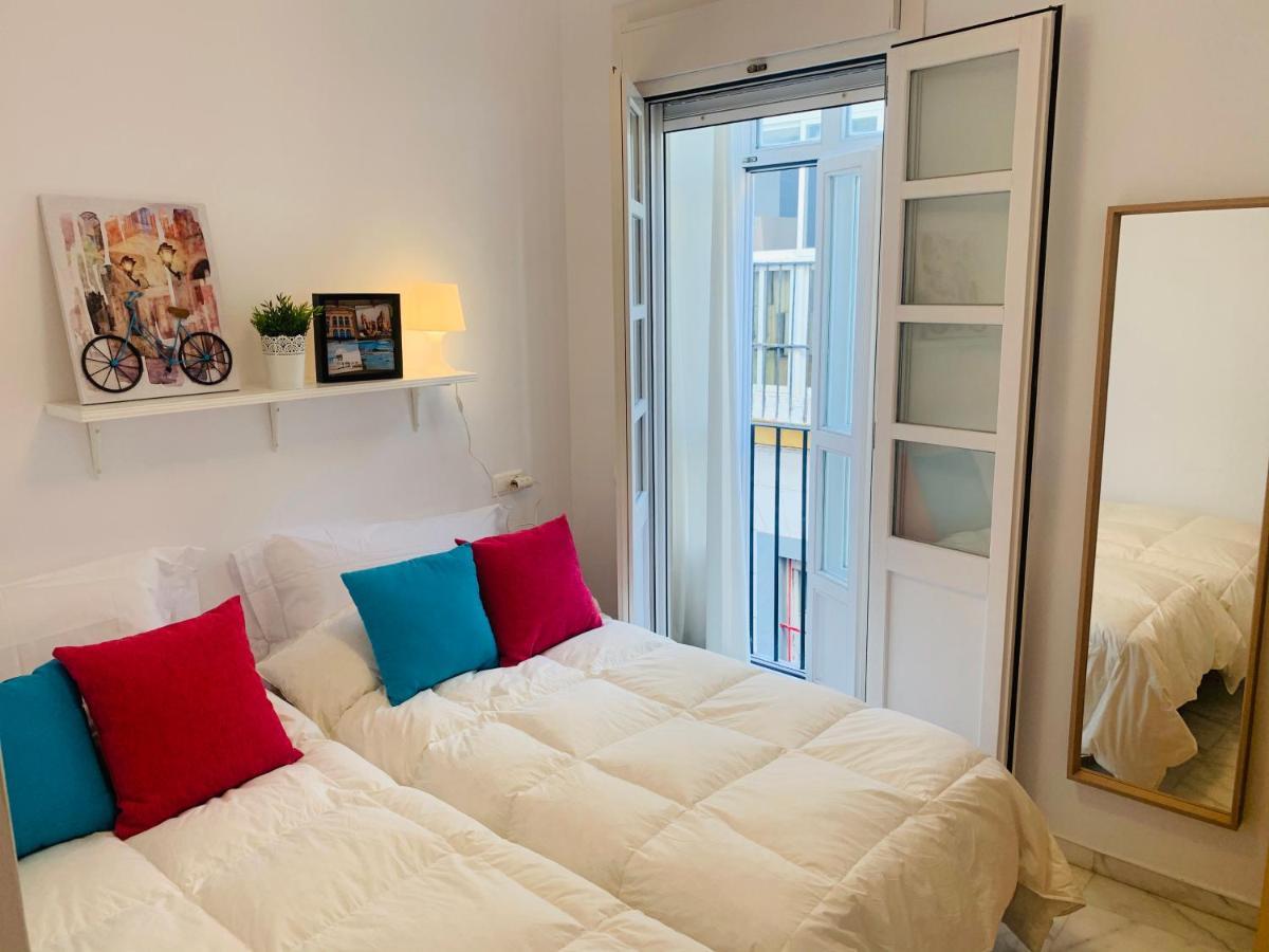 Bonito Apartamento Junto Al Gran Teatro Falla Cádiz Kültér fotó